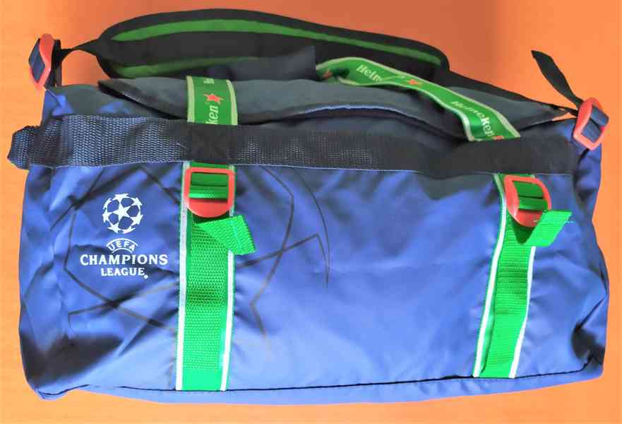 Nabízím novou, velkou tašku, nebo taky batoh s znakem UEFA  - foto 2