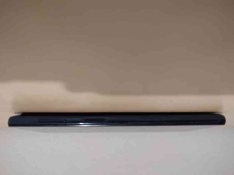 Mobilnì telefon Motorola za 1700 Kč - foto 4