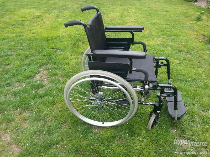 Invalidní vozík - foto 1