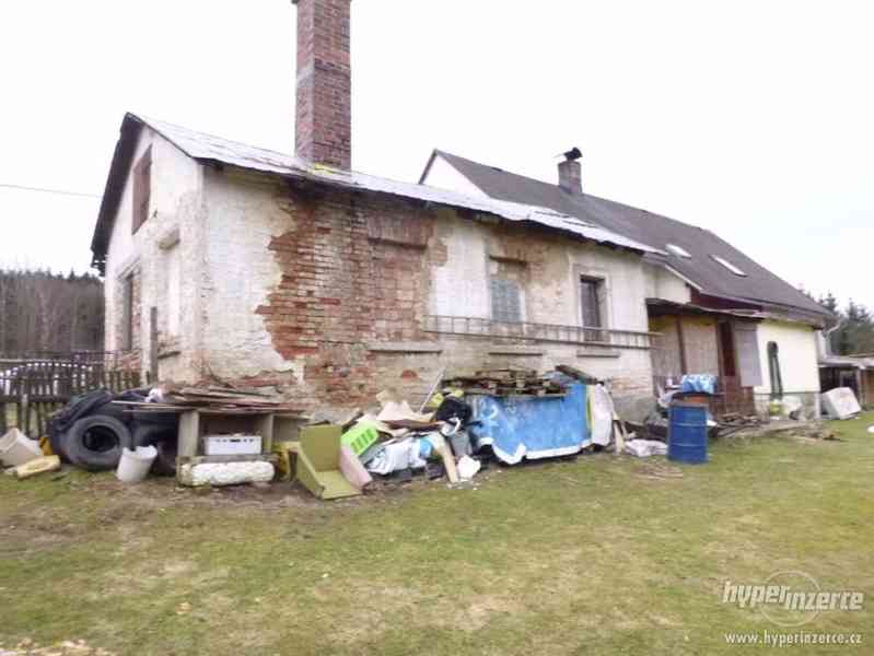 Rodinný dům v obci Karlín 5+kk,garáž - pozemek 1119m2 - foto 2