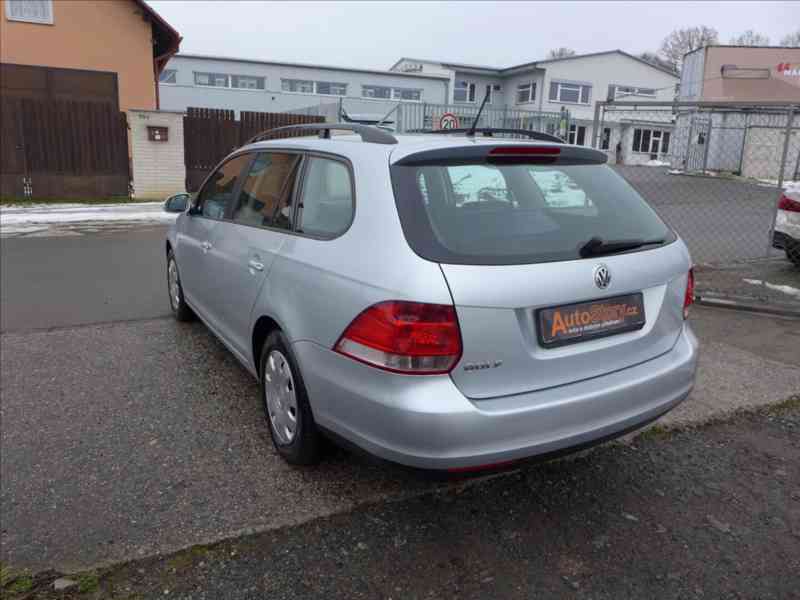 Volkswagen Golf 1,4 i KLIMA, 1.MAJITEL - foto 4