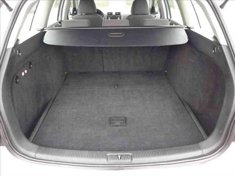 Volkswagen Golf 1,4 i KLIMA, 1.MAJITEL - foto 8