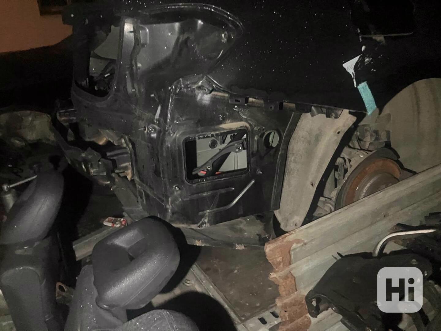 BMW 4 F36 Gran Coupé plecharina info v textu. - foto 1