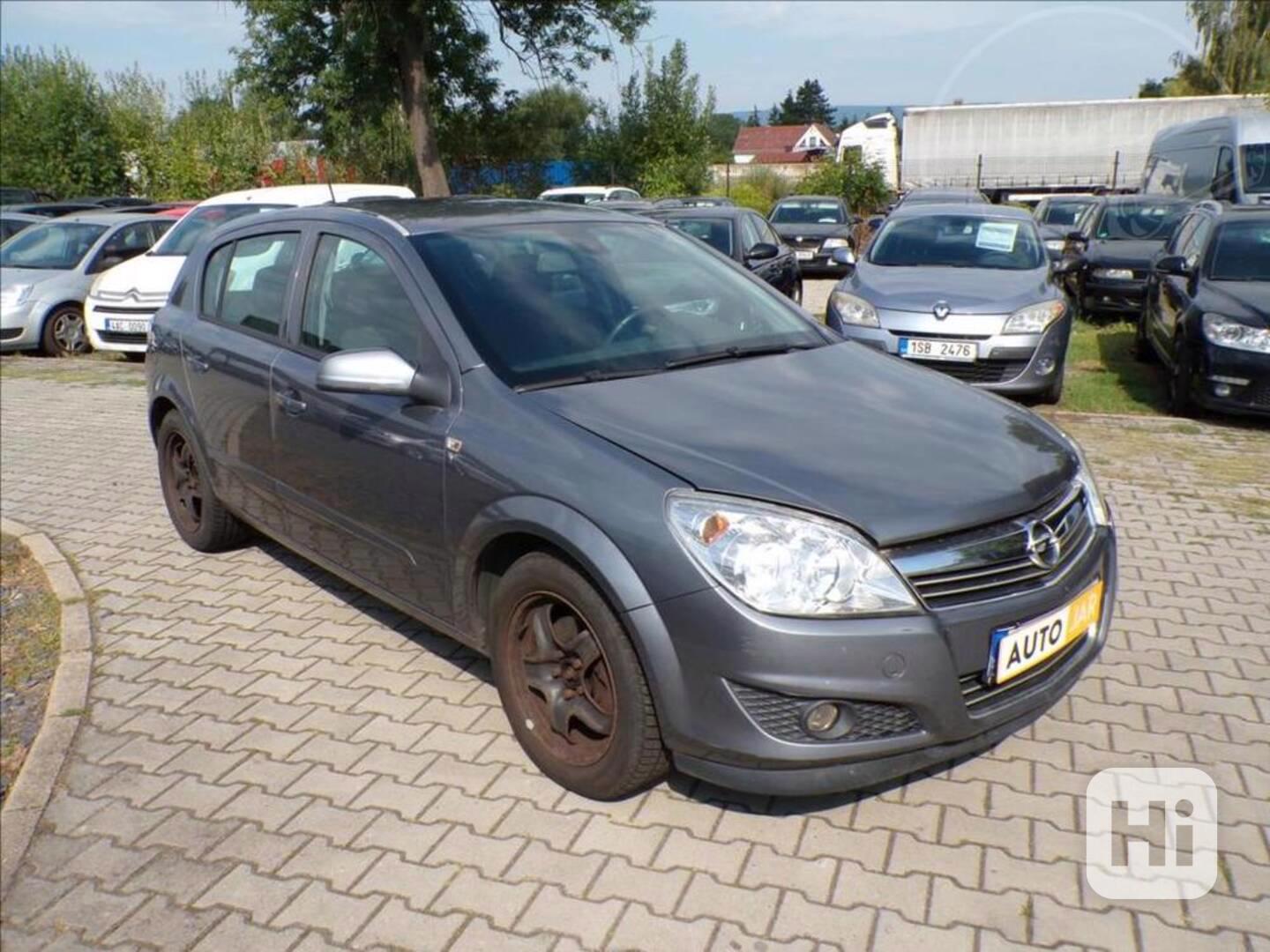 Opel Astra 1,6 AUTOMAT,TAŽ.ZAŘ. - foto 1