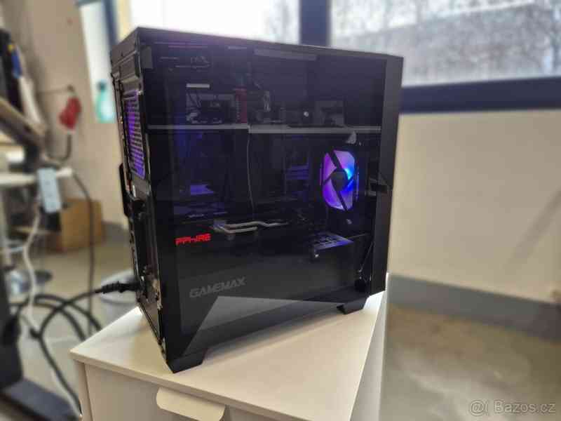 Santaův Herní Stroj – počítač ideální jako dárek k Vánocům - foto 3