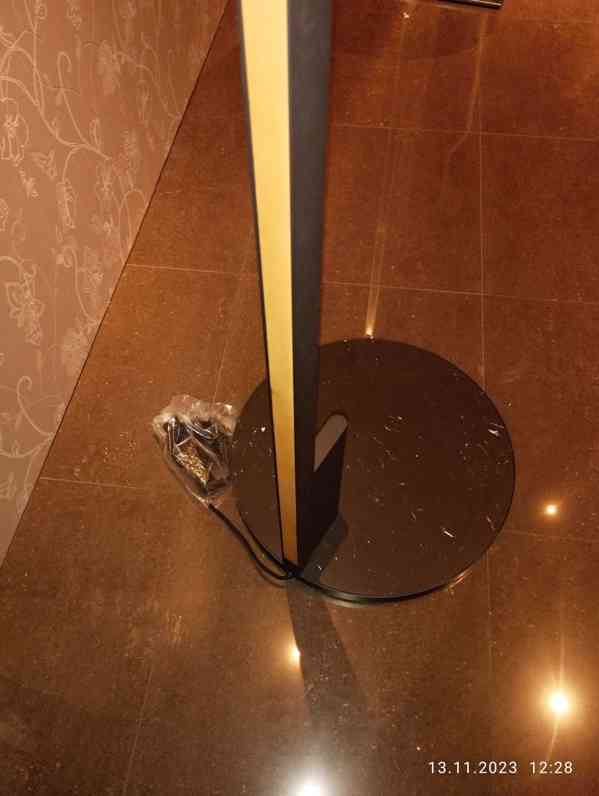 Stojací lampa Xi Poltrova Frau se stmívačem. - foto 2