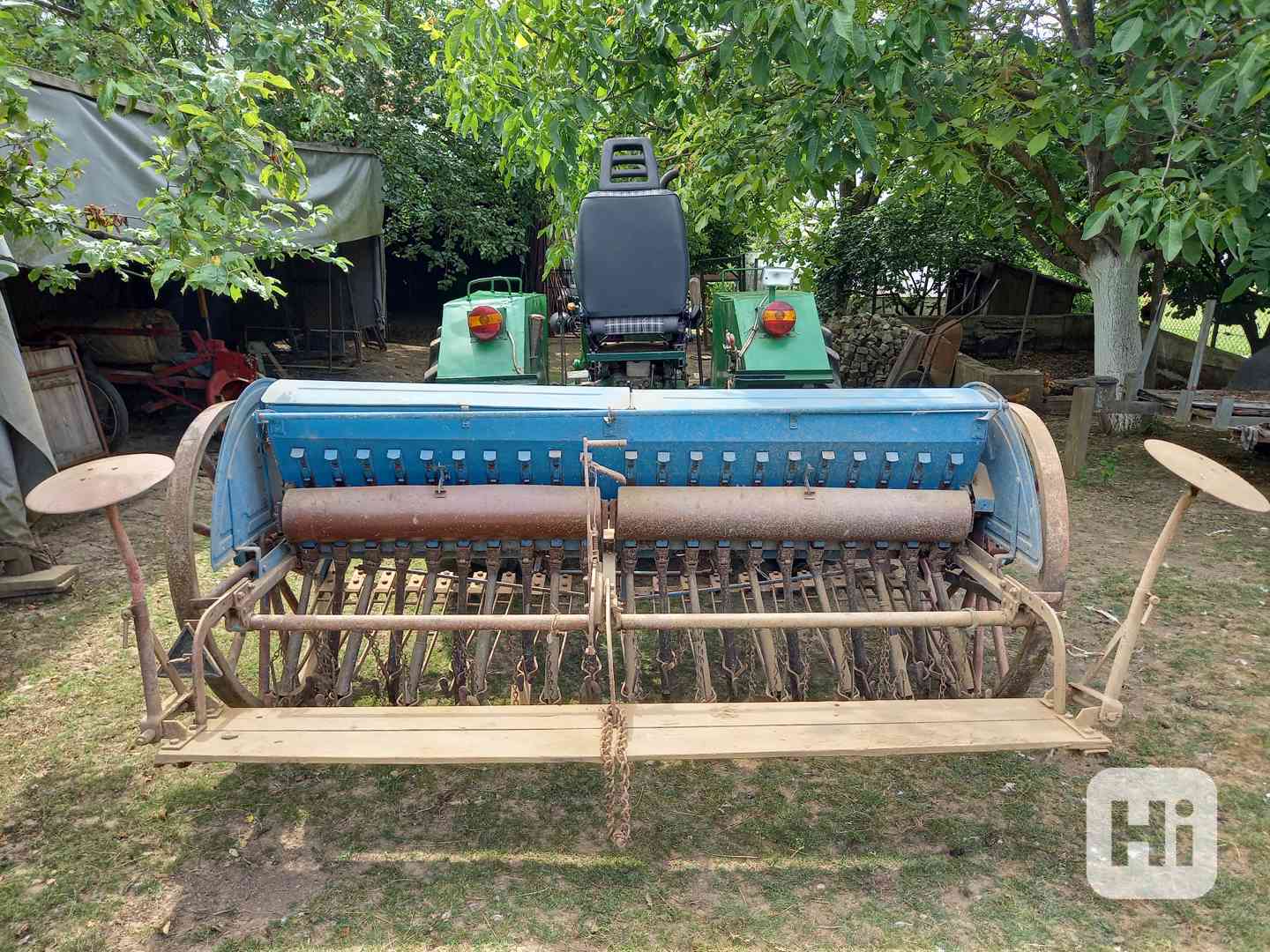 Prodám secí stroj na obilí za traktor - foto 1