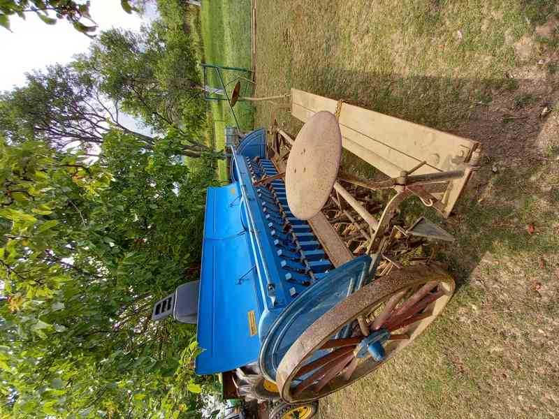 Prodám secí stroj na obilí za traktor - foto 12