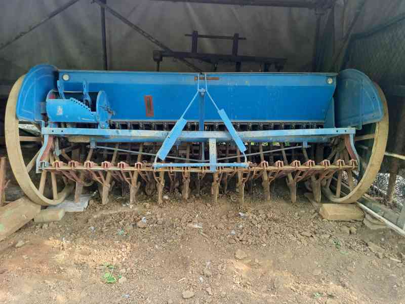 Prodám secí stroj na obilí za traktor - foto 13