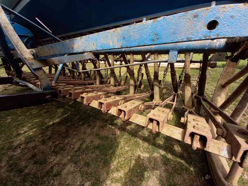 Prodám secí stroj na obilí za traktor - foto 11