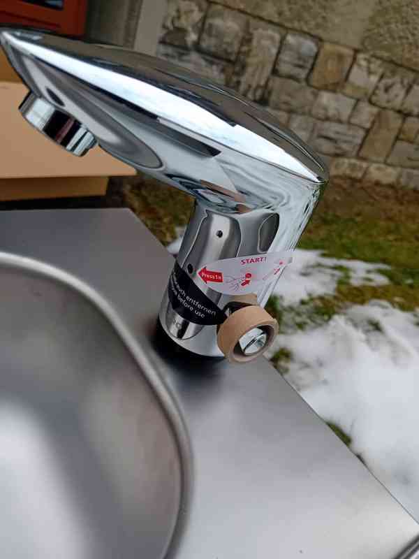 Nerezová kombinovaná výlevka na podlahu s dvěma bateriemi - foto 8