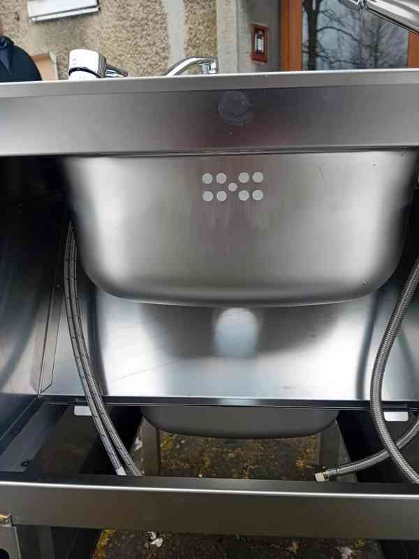 Nerezová kombinovaná výlevka na podlahu s dvěma bateriemi - foto 20