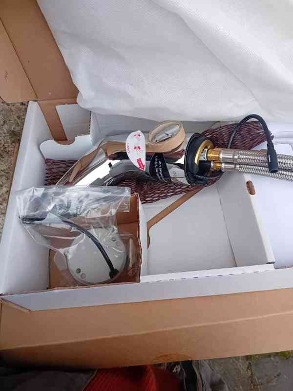 Nerezová kombinovaná výlevka na podlahu s dvěma bateriemi - foto 4