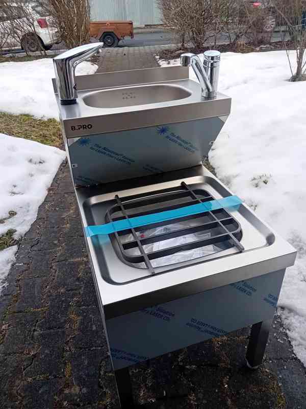 Nerezová kombinovaná výlevka na podlahu s dvěma bateriemi - foto 19