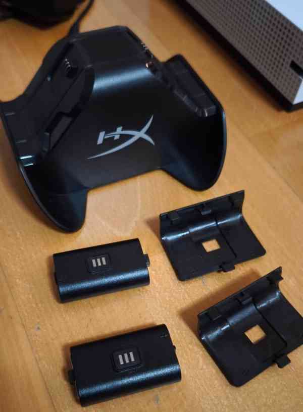 Herní konzole Xbox One S 1T + ovladače, sluchátka, hry - foto 6