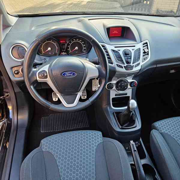 ford fiesta sport - foto 10