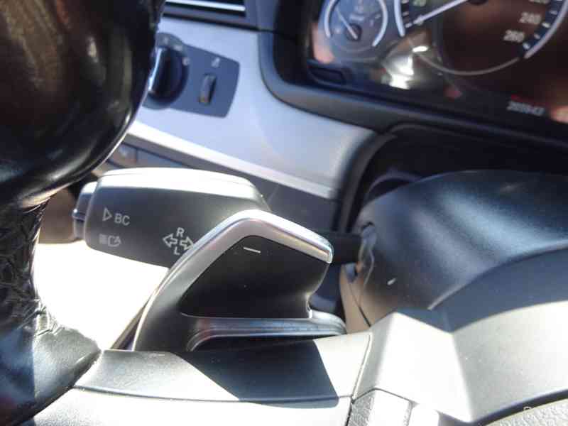 BMW 530 D XDrive r.v.2015 Koupeno v ČR  M paket - foto 11