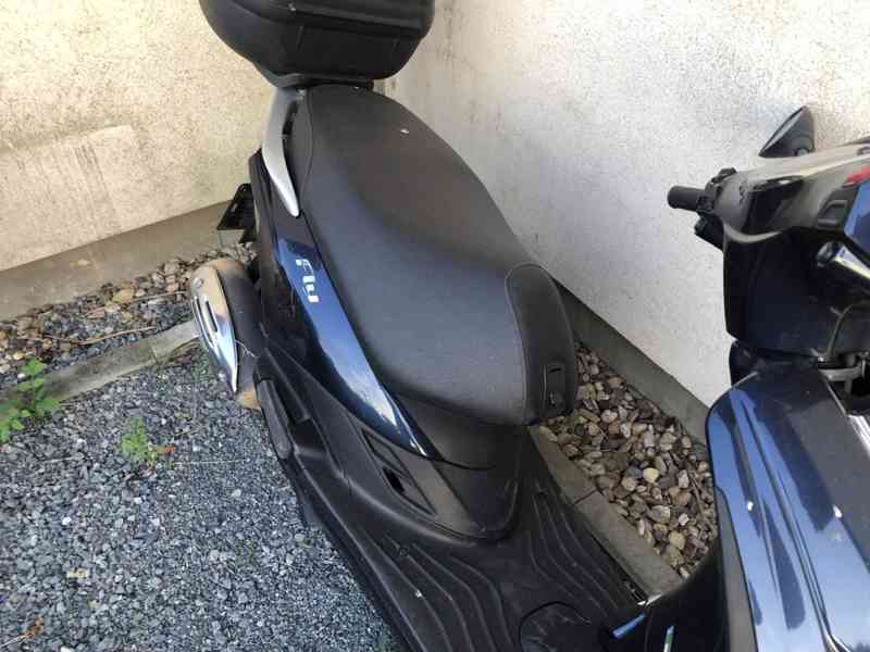 Piaggio Fly skuter 125 cc - foto 8