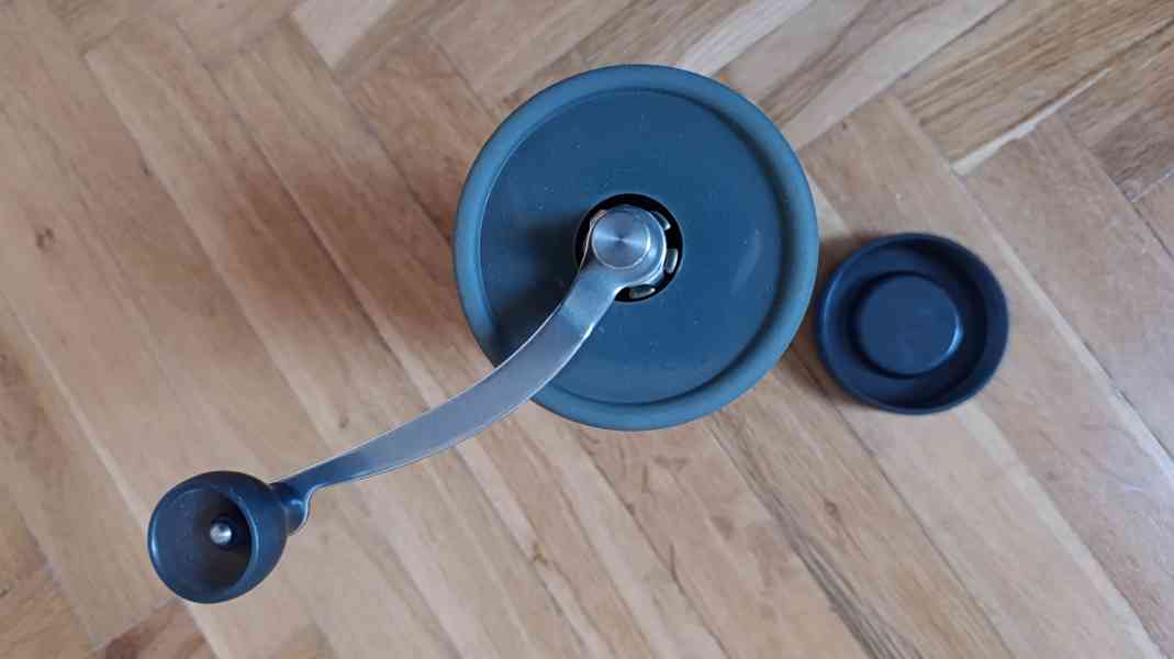 Ruční mlýnek na kávu Hario Skerton Plus - foto 2