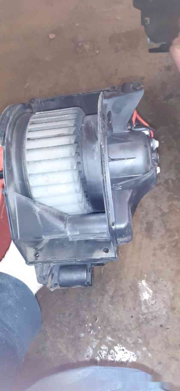 ventilátor topení Audi A6 4f - foto 2