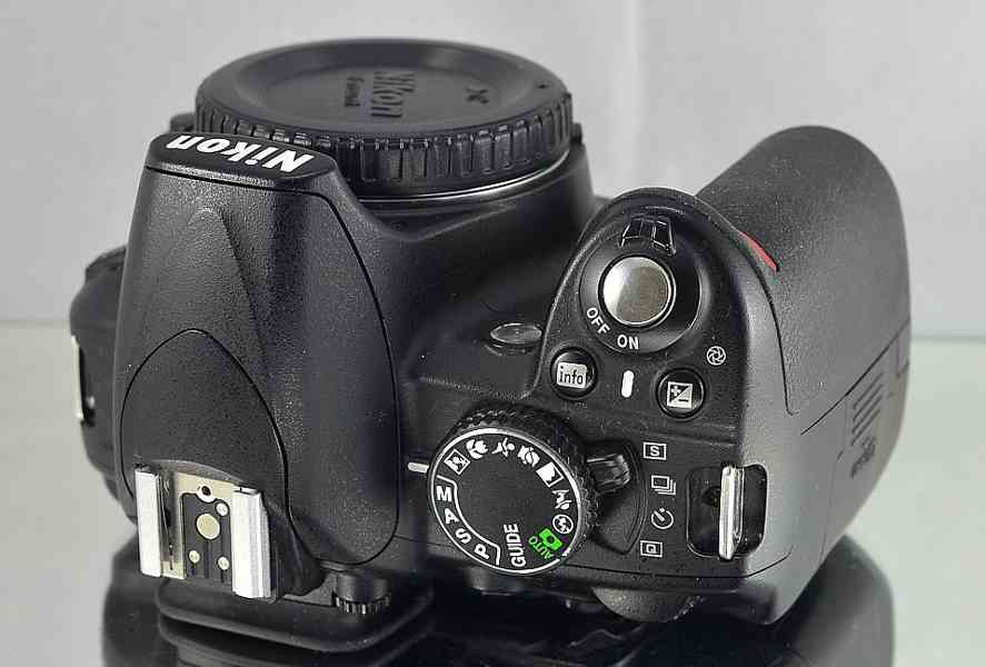 Nikon D3100 *DSLR*APS-C 14.2 Mpix CMOS*5600 Exp. - foto 4