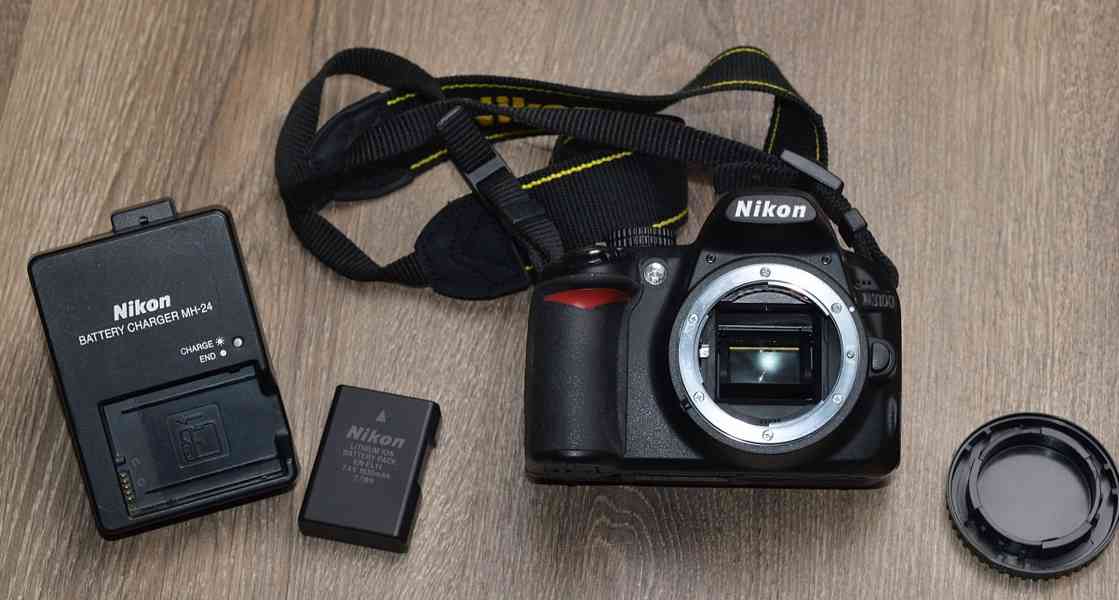 Nikon D3100 *DSLR*APS-C 14.2 Mpix CMOS*5600 Exp.