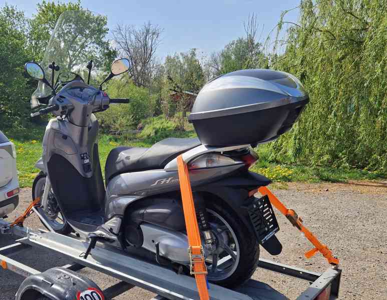 Honda SH300i v perfektním stavu - foto 4