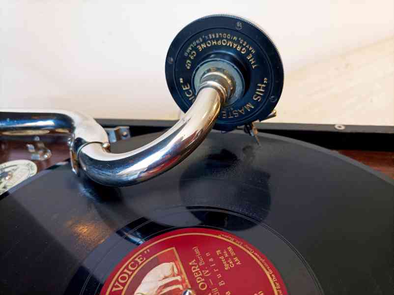 Gramofon na kliku His Master’s Voice Model HMV 101 - foto 8
