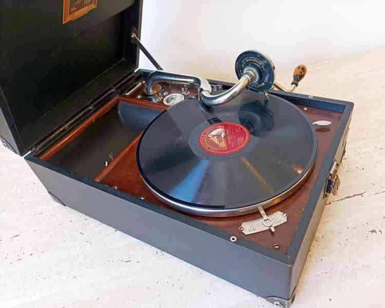 Gramofon na kliku His Master’s Voice Model HMV 101 - foto 7