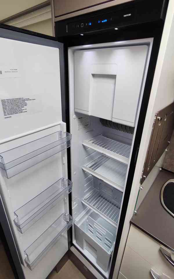 Obytný vůz Burstner Lyseo 690G Harmony, nadstandartní výbava - foto 20
