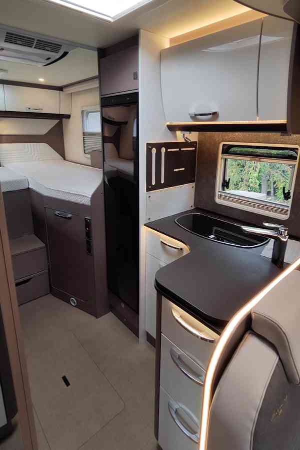 Obytný vůz Burstner Lyseo 690G Harmony, nadstandartní výbava - foto 13