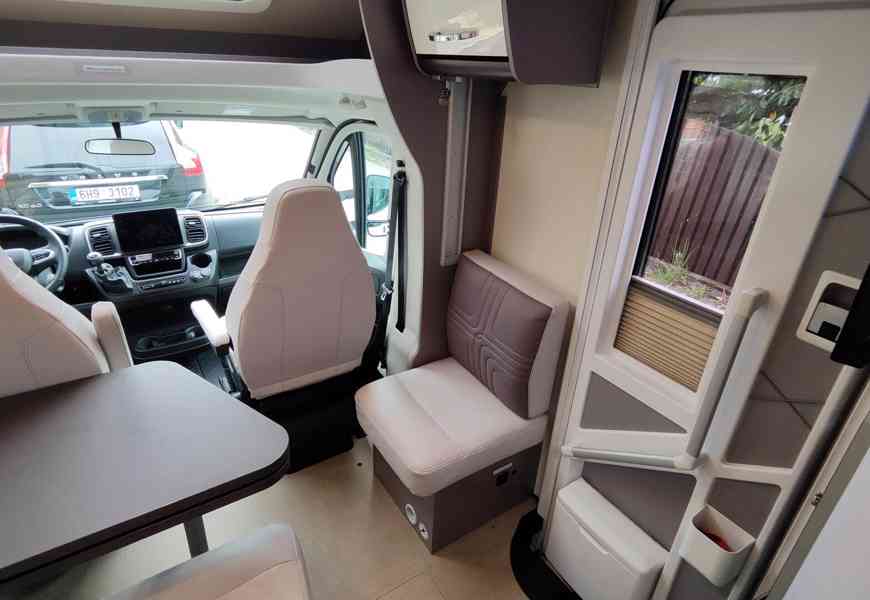 Obytný vůz Burstner Lyseo 690G Harmony, nadstandartní výbava - foto 12