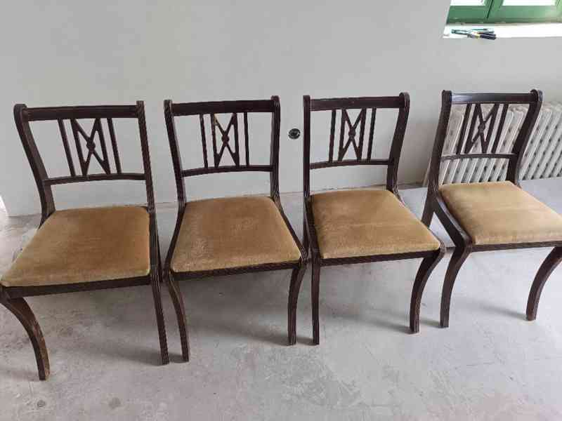 Souprava starožitných jídelních židlí. - foto 2