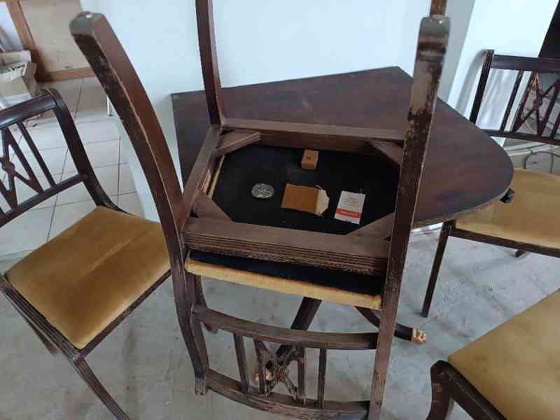 Souprava starožitných jídelních židlí. - foto 4