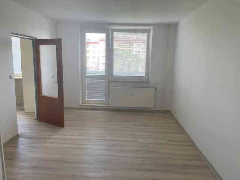 Pronájem bytu 3+1 72 m² - foto 7