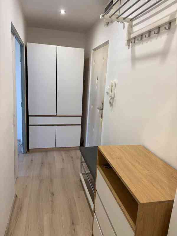 Pronájem bytu 3+1 72 m² - foto 3