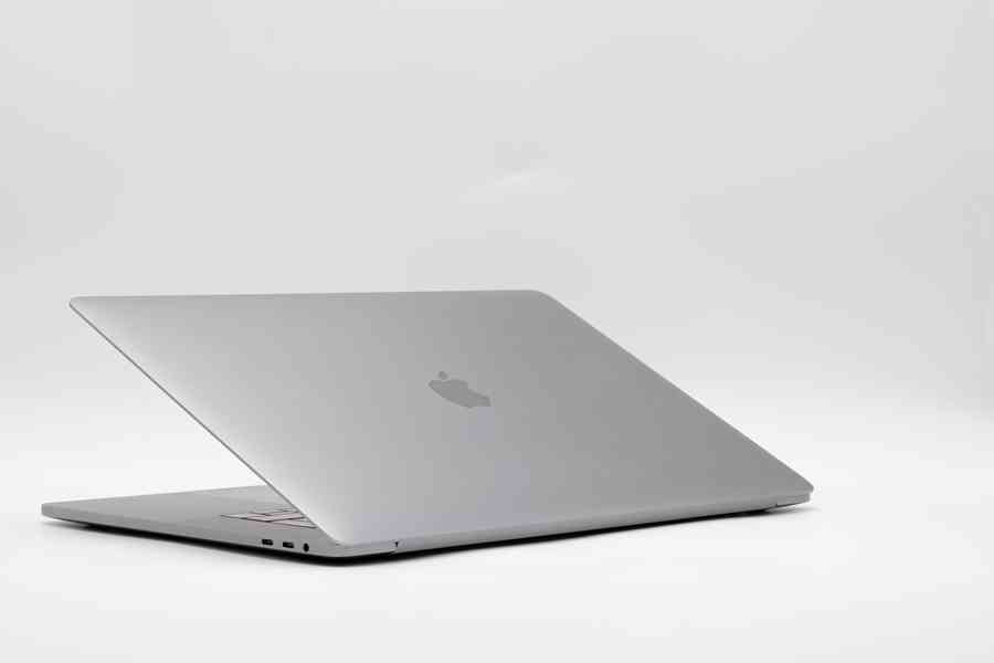 MacBook Pro 15" 2019 CTO Space Gray + ZÁRUKA! - foto 4