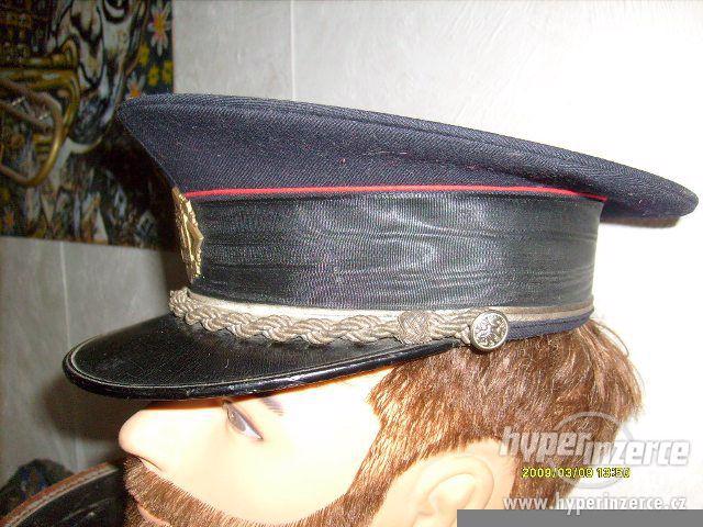 koupím četnické a policejní helmy, čepice a uniformy - foto 3