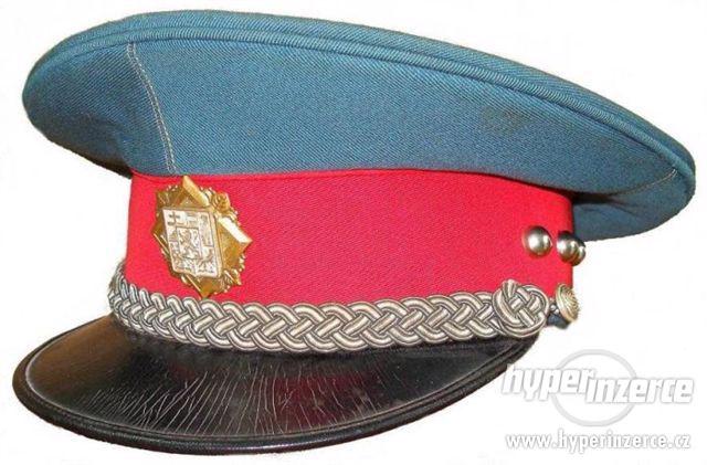 koupím četnické a policejní helmy, čepice a uniformy - foto 5