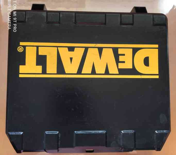 DEWALT DWE320K Přímočará pila Made in England - foto 2