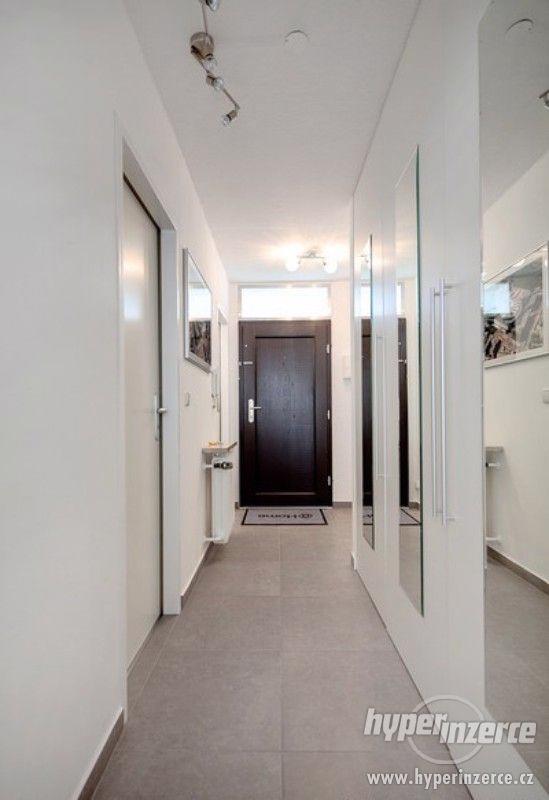 prostorný (32 m2) 1-pokojový byt - foto 2