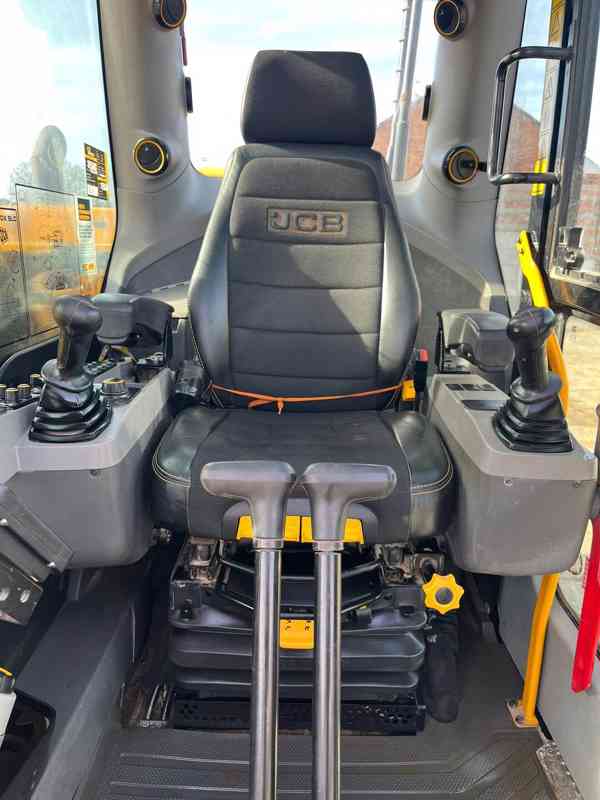 Pásové rypadlo JCB 220X C 4F (Možnost leasingu) - foto 7