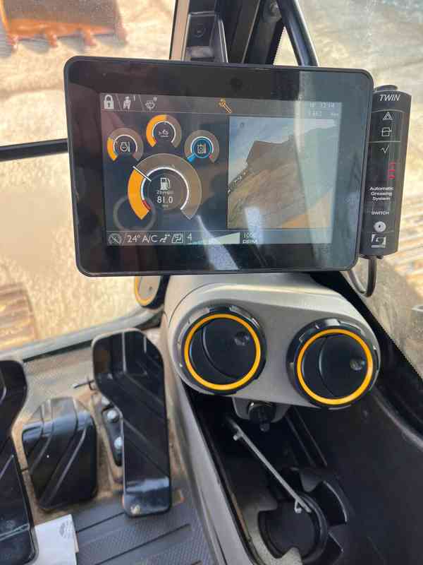 Pásové rypadlo JCB 220X C 4F (Možnost leasingu) - foto 9