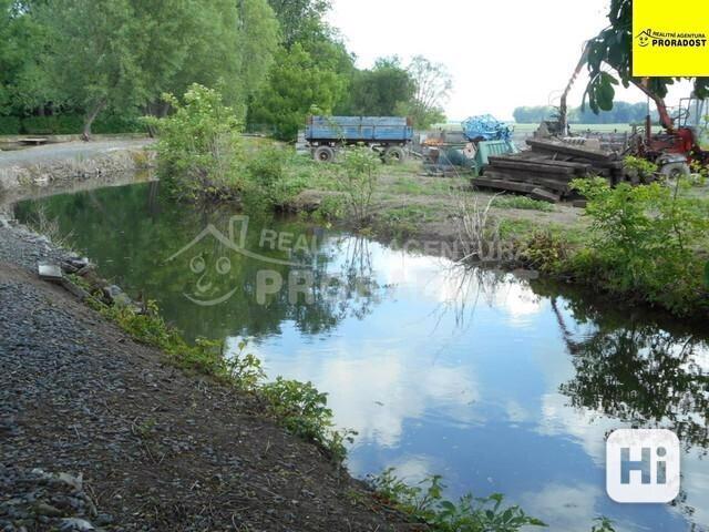 Prodej komplexu budov a pozemků farma Břest, zemědělský areál farma v Břestu - foto 24