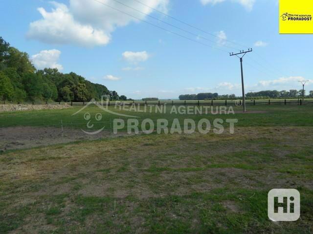 Prodej komplexu budov a pozemků farma Břest, zemědělský areál farma v Břestu - foto 25