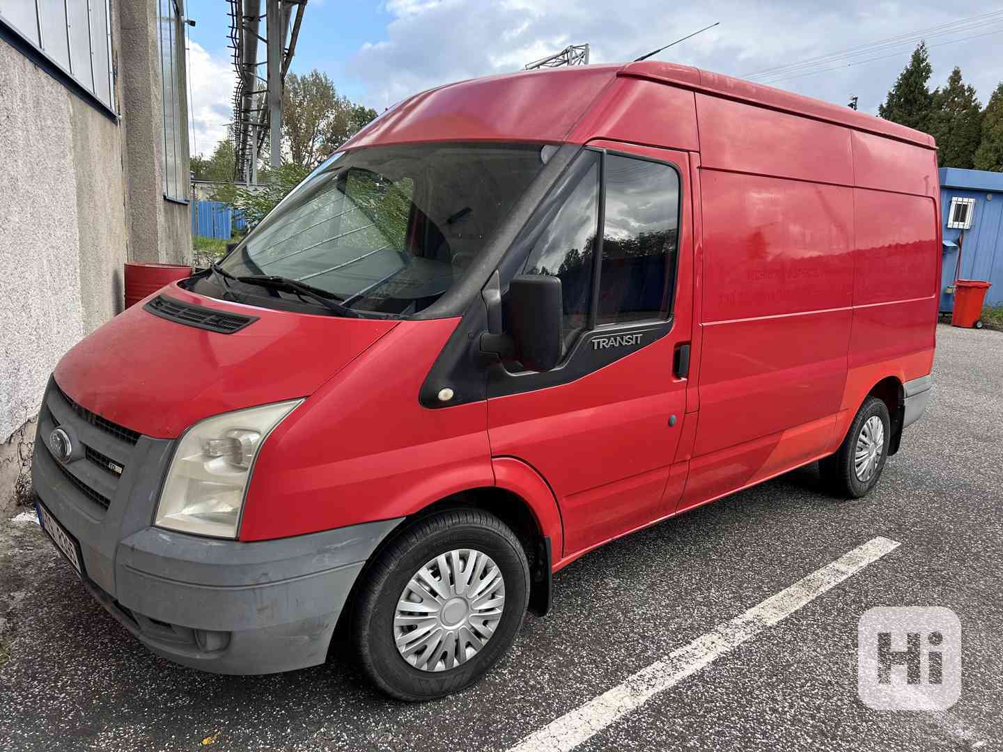 Ford Transit - foto 1