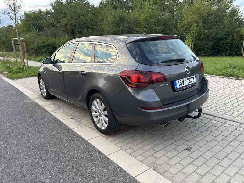 Opel Astra J 2.0 CDTI 118kW Sports Tourer, nafta. - foto 3