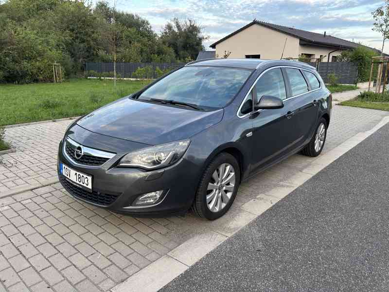 Opel Astra J 2.0 CDTI 118kW Sports Tourer, nafta. - foto 1