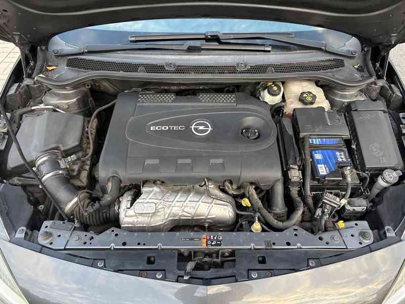 Opel Astra J 2.0 CDTI 118kW Sports Tourer, nafta. - foto 16