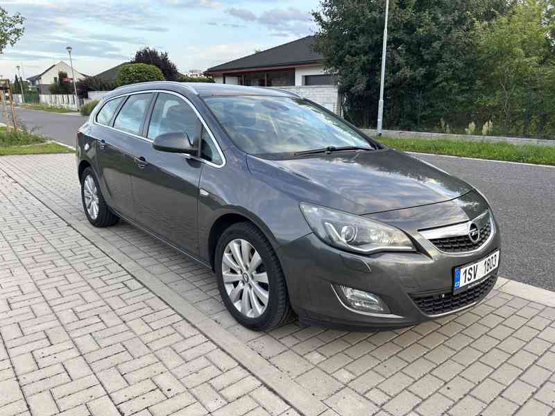Opel Astra J 2.0 CDTI 118kW Sports Tourer, nafta. - foto 6